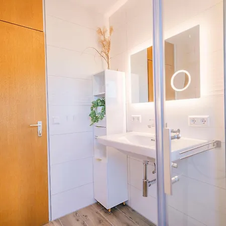 Apartment Ferienwohnpark Zwei-zimmer-apartment 53 01 Immenstaad am Bodensee